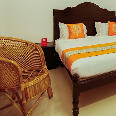 Oyo 4867 Royal Homes Alappuzha Buitenkant foto