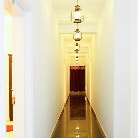 Oyo 4867 Royal Homes Alappuzha Buitenkant foto