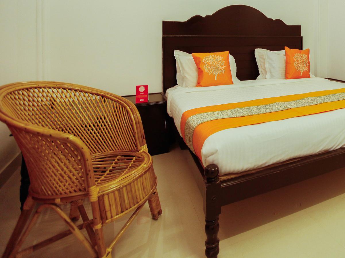 Oyo 4867 Royal Homes Alappuzha Buitenkant foto