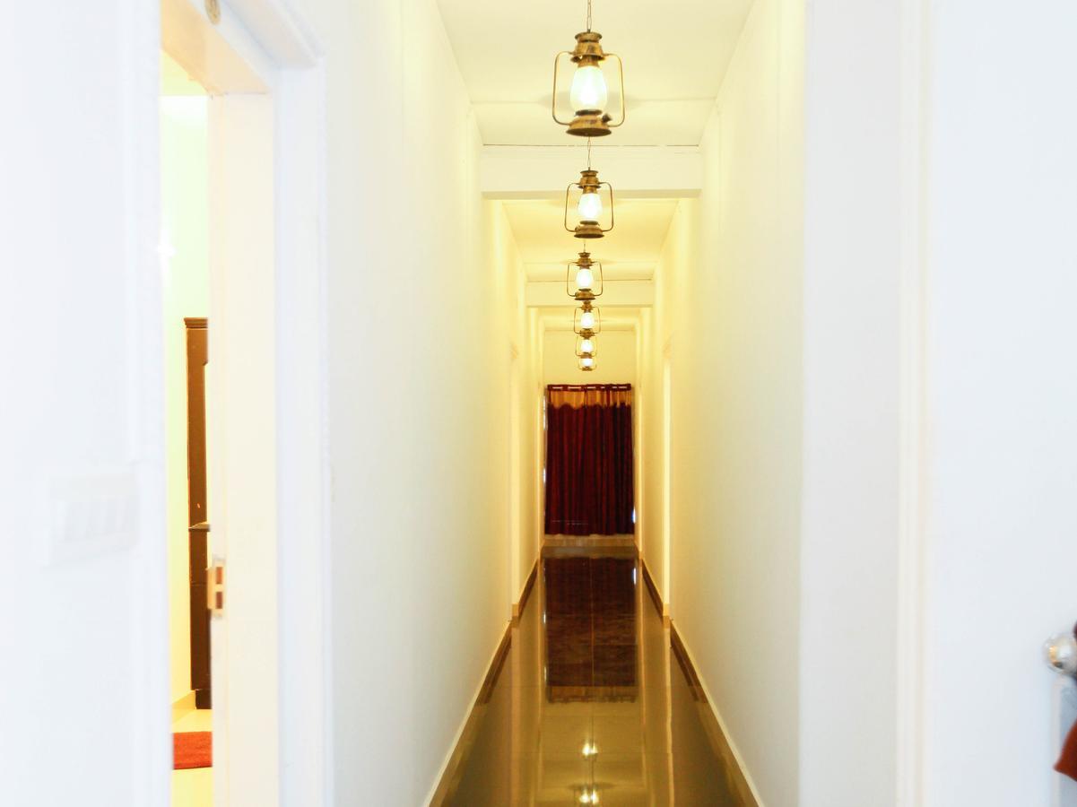 Oyo 4867 Royal Homes Alappuzha Buitenkant foto